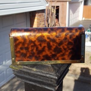 🎉HOST PICK🎉 Tory Burch Leopard Print Sunglasses Case